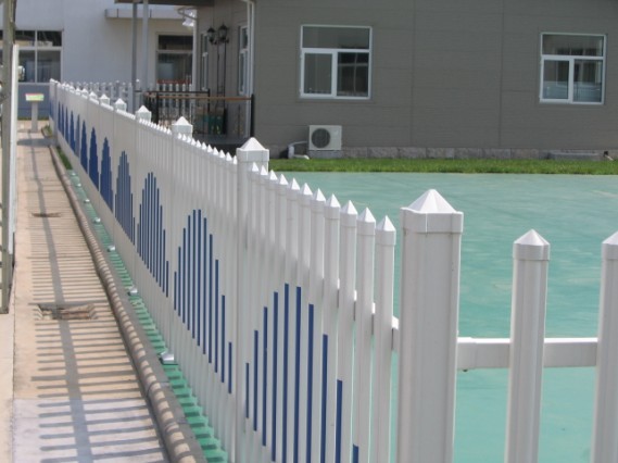 pvc厂区护栏、pvc围墙护栏  pvc河道护栏  pvc木纹护栏  pvc道路护栏