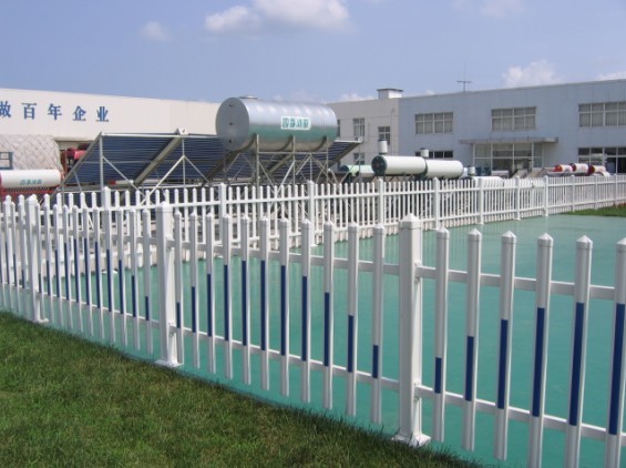 pvc厂区护栏、pvc围墙护栏  pvc河道护栏  pvc木纹护栏  pvc道路护栏