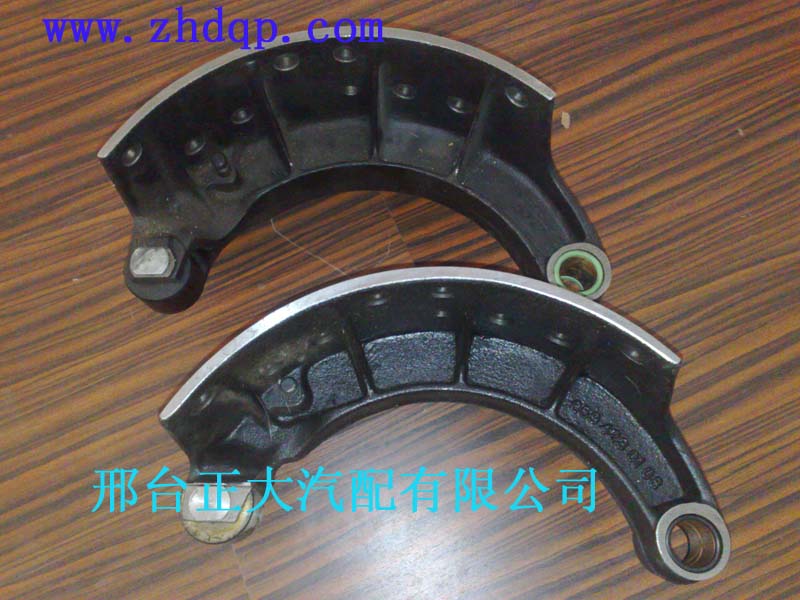 奔驰卡车3340刹车蹄