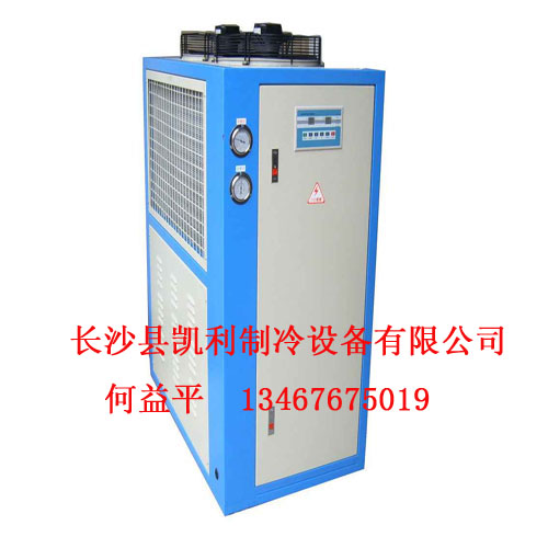供應(yīng)工業(yè)用冷水機(jī)|風(fēng)冷工業(yè)冷水機(jī)