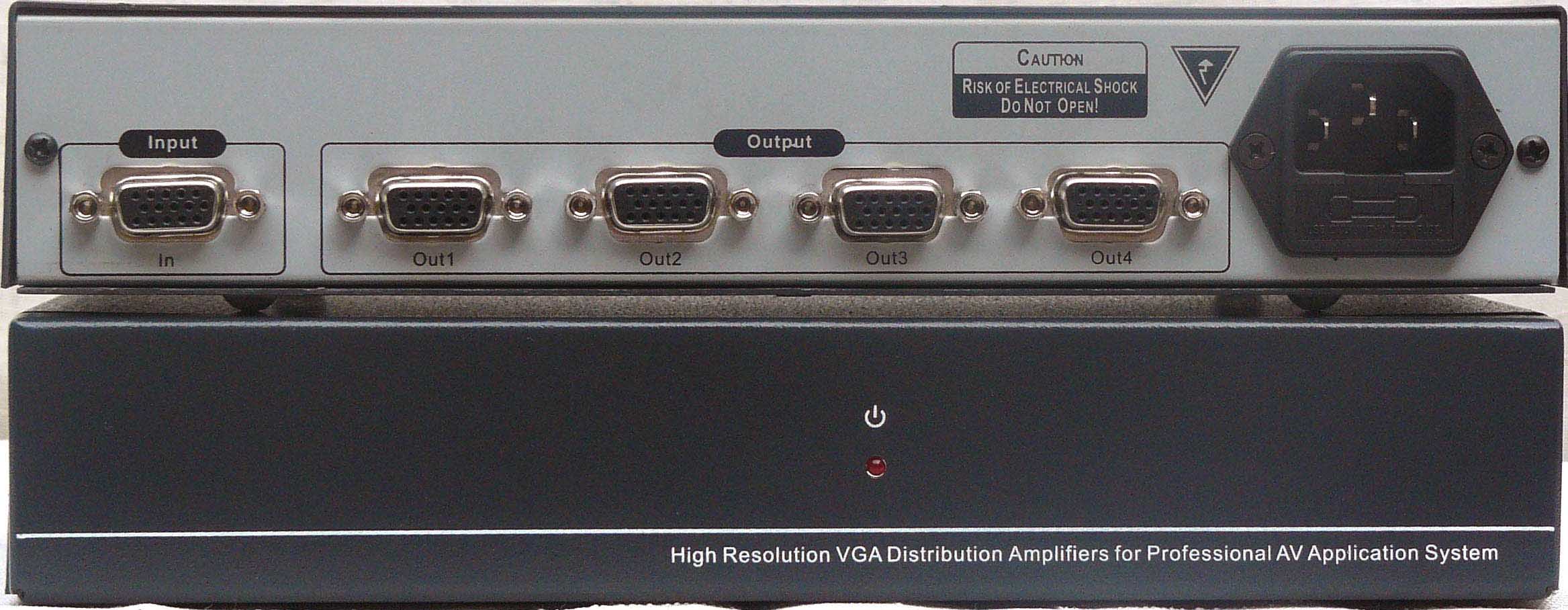 1进4出VGA分配器