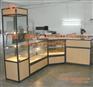 供應(yīng)化妝品展柜、家電展柜、珠寶展柜、手機數(shù)碼展柜、