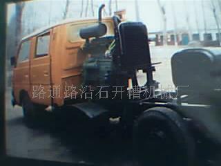 供應(yīng)YJ-650路沿石開槽機(jī)