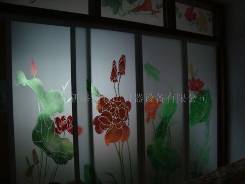 能在玻璃上印刷的设备/可以在玻璃上印图案的机器&nbsp;&nbsp;玻璃印花机&nbsp;&nbsp;玻璃彩印机&nbsp;&nbsp;玻璃打印机